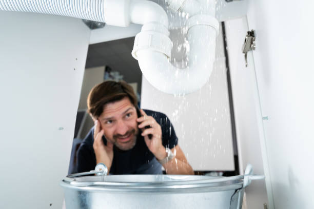 Best Emergency Plumber  in Okauchee Lake, WI